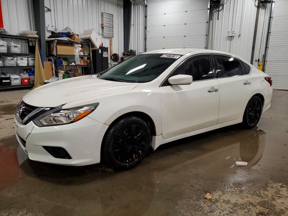 46277416 :رقم المزاد ، 1N4AL3AP2JC103001 vin ، 2018 Nissan Altima مزاد بيع