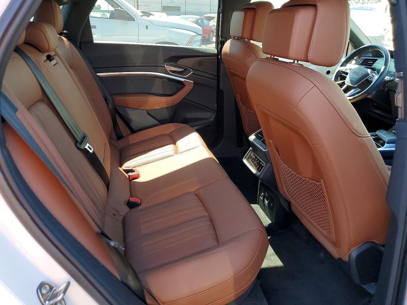 46953416 :رقم المزاد ، WA1CAAGE5RB032617 vin ، 2024 Audi Q8 E-tron مزاد بيع