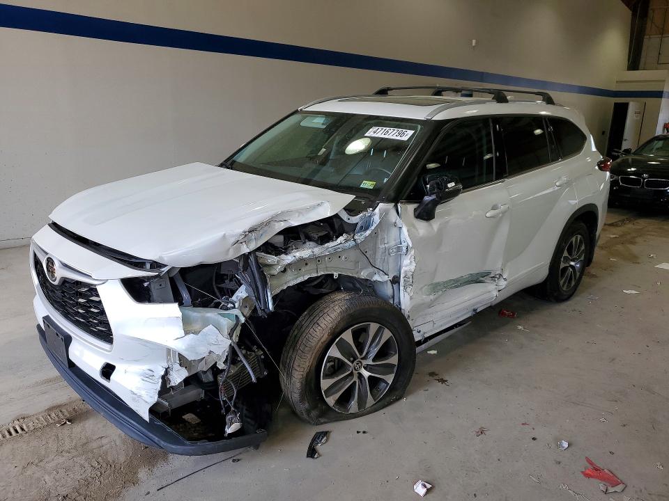 47167796 :رقم المزاد ، 5TDGZRBH1NS220053 vin ، 2022 Toyota Hilndr Xle مزاد بيع