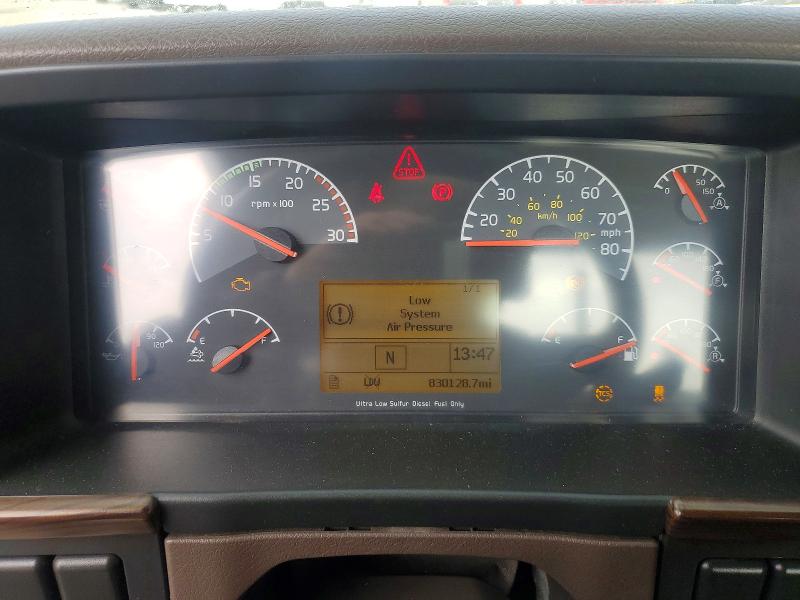 46207476 :رقم المزاد ، 4V4N39TG0JN892592 vin ، 2018 Volvo Vn مزاد بيع