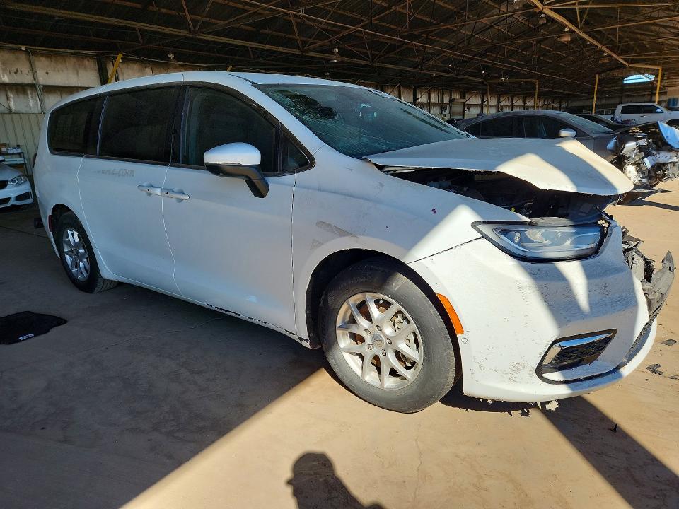 Продажа на аукционе авто 2023 Chrysler Pacifica, vin: 2C4RC1BG1PR575318, номер лота: 41644716