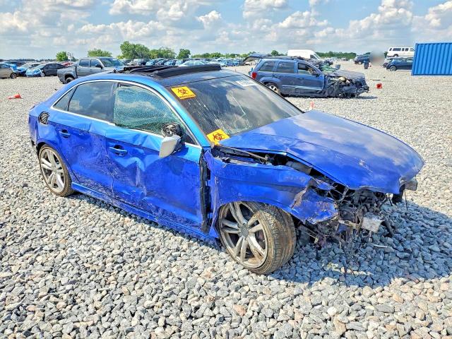 47660926 :رقم المزاد ، WAUBFGFF9F1070673 vin ، 2015 Audi S3 مزاد بيع