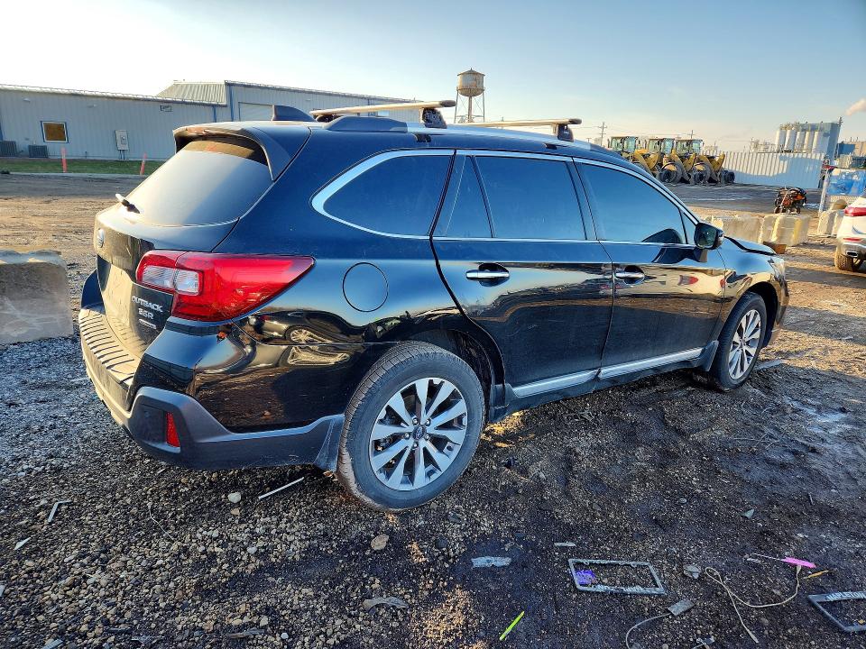 2018 Subaru Outback მანქანა იყიდება აუქციონზე, vin: 4S4BSETC7J3391231, აუქციონის ნომერი: 46382906