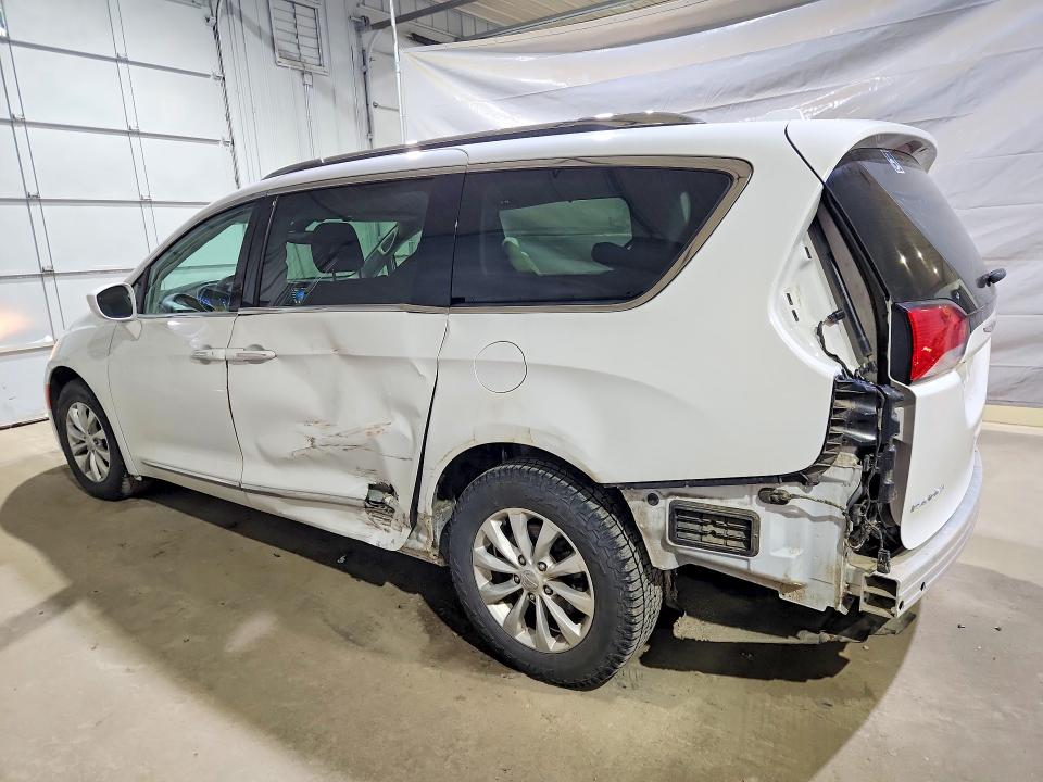 Продажа на аукционе авто 2018 Chrysler Pacifica, vin: 2C4RC1BGXJR143981, номер лота: 46901996
