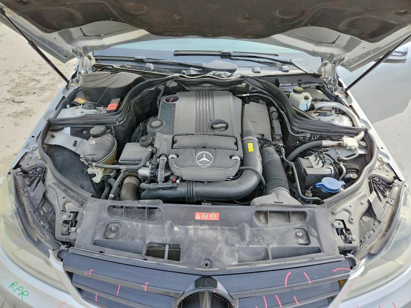 45676626 :رقم المزاد ، WDDGF4HB0EA963093 vin ، 2014 Mercedes-benz C مزاد بيع