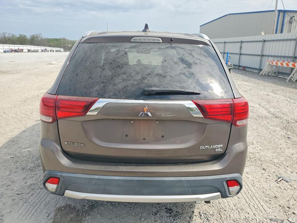 Продажа на аукционе авто 2018 Mitsubishi Outlander, vin: JA4AD3A3XJZ013655, номер лота: 47805926