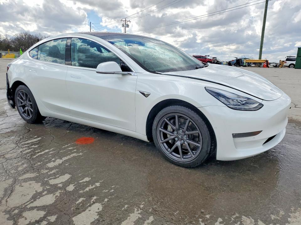 Продажа на аукционе авто 2018 Tesla Model 3, vin: 5YJ3E1EA1JF153219, номер лота: 78513915