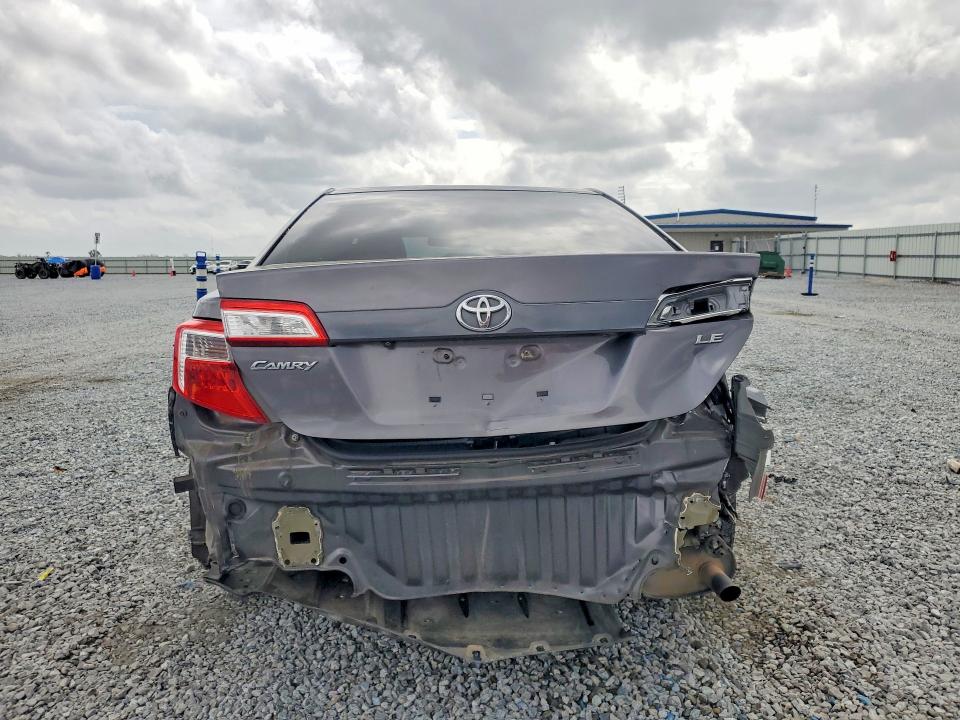 42020886 :رقم المزاد ، 4T1BF1FK9EU418381 vin ، 2014 Toyota Camry مزاد بيع