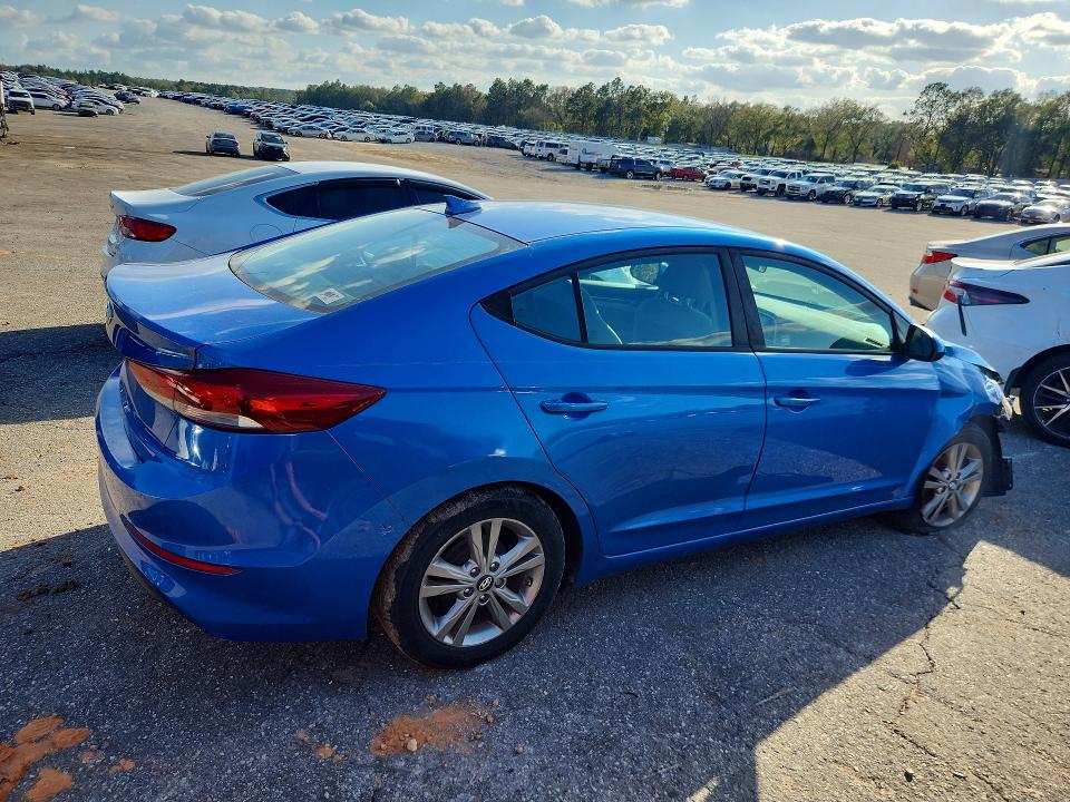 2017 Hyundai Elantra მანქანა იყიდება აუქციონზე, vin: KMHD84LF7HU143030, აუქციონის ნომერი: 79462255