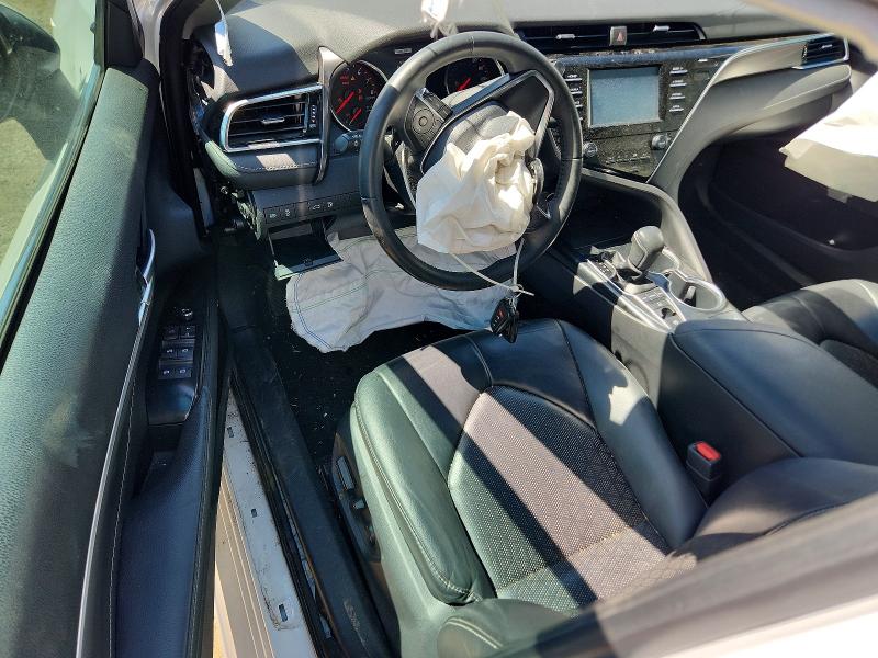 46624756 :رقم المزاد ، 4T1B61HK4JU137435 vin ، 2018 Toyota Camry مزاد بيع