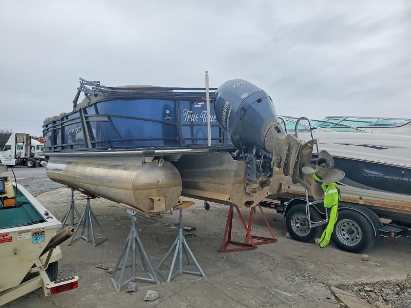 2020 Starcraft Tri Tune Pontoon მანქანა იყიდება აუქციონზე, vin: STR60200A020, აუქციონის ნომერი: 45583326