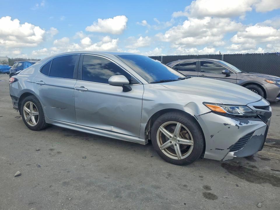 2020 Toyota Camry მანქანა იყიდება აუქციონზე, vin: 4T1G11AK6LU940796, აუქციონის ნომერი: 79750975