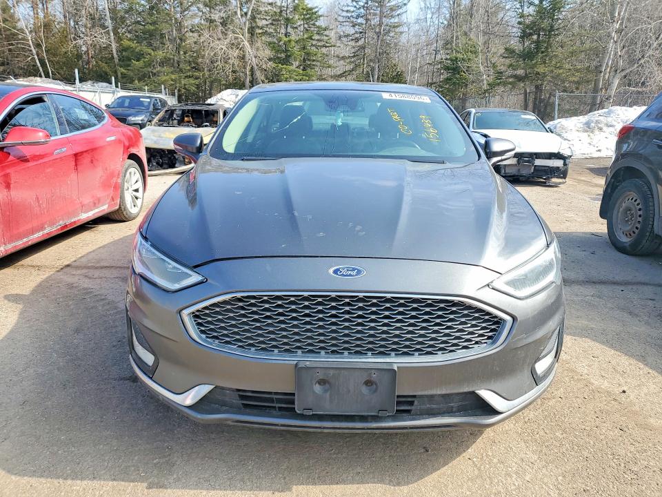 41588096 :رقم المزاد ، 3FA6P0RU3KR156439 vin ، 2019 Ford Fusion مزاد بيع