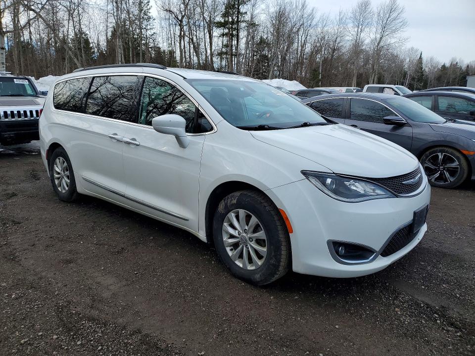 Продажа на аукционе авто 2017 Chrysler Pacifica Touring L F, vin: 2C4RC1BG1HR550663, номер лота: 41788356