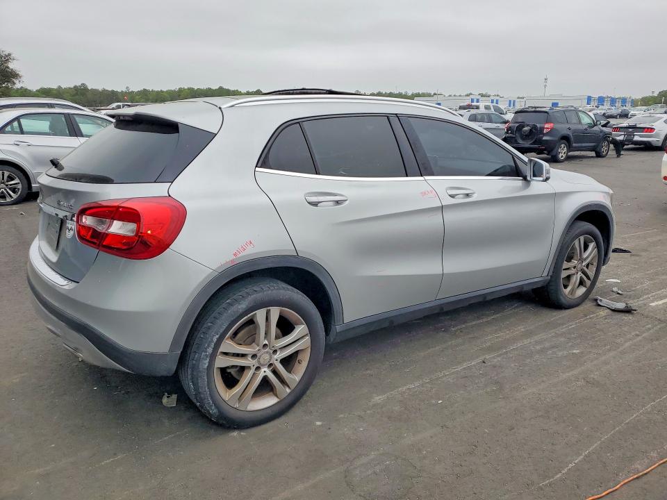 46922376 :رقم المزاد ، WDCTG4GB1HJ338420 vin ، 2017 Mercedes-benz Gla مزاد بيع