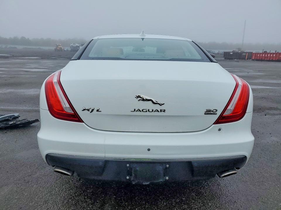 Продаж на аукціоні авто 2017 Jaguar Xjl, vin: SAJWJ2GD5H8W08719, номер лоту: 45854636