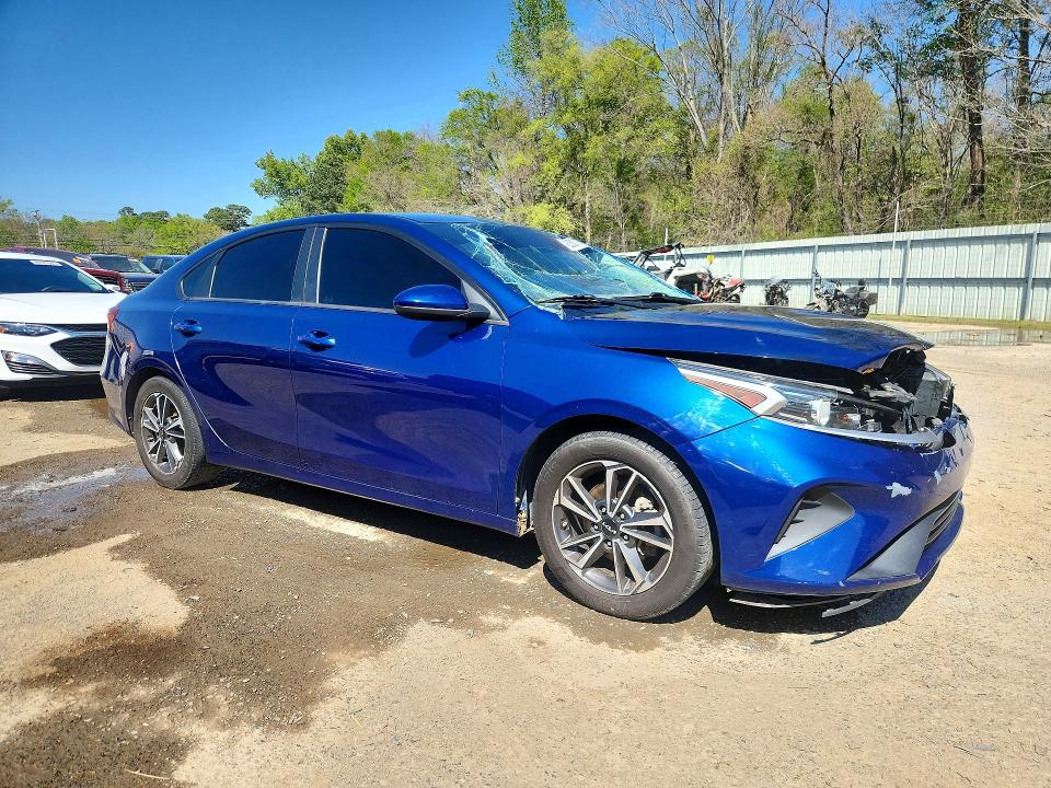 2022 Kia Forte მანქანა იყიდება აუქციონზე, vin: 3KPF24AD4NE426978, აუქციონის ნომერი: 46301316