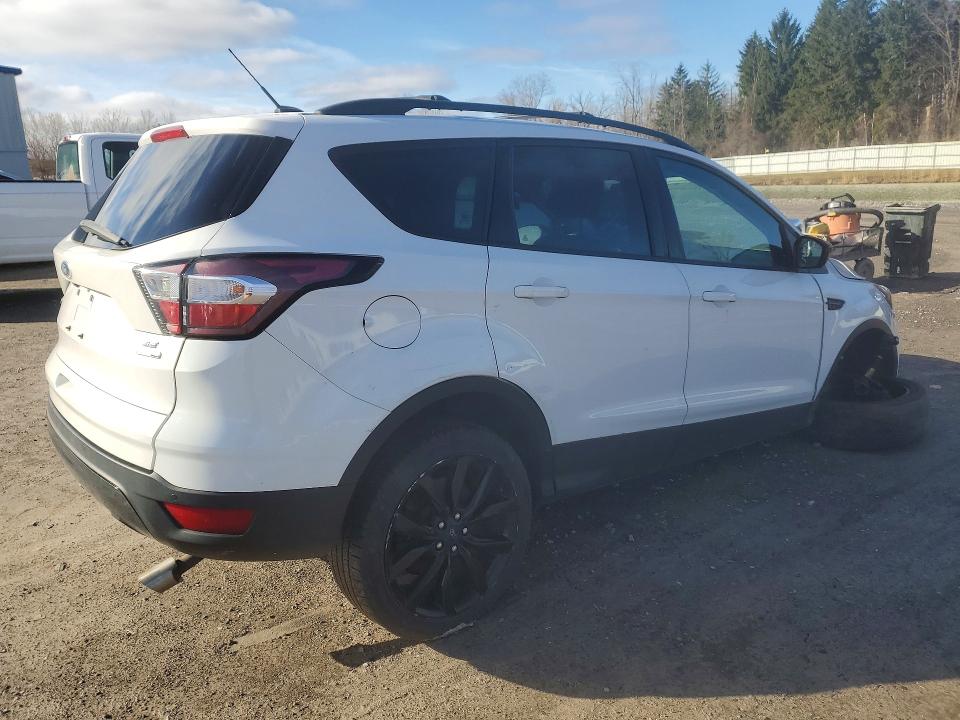 Продажа на аукционе авто 2017 Ford Escape, vin: 1FMCU9G99HUD70941, номер лота: 46728526