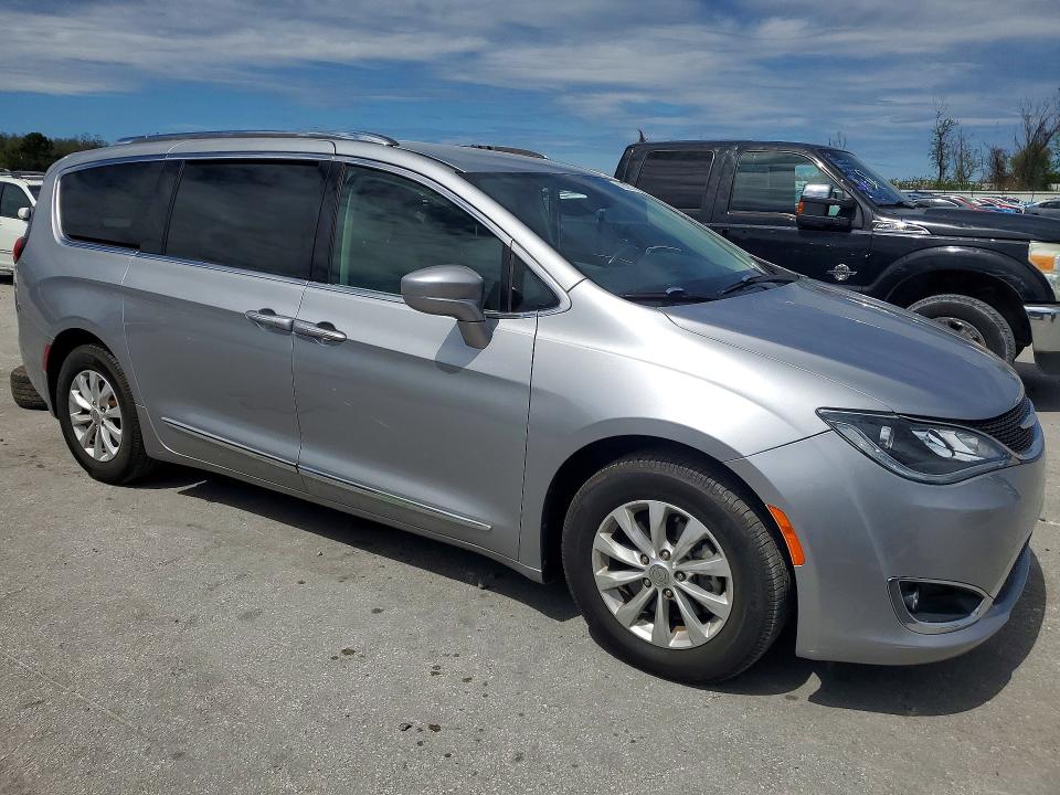 46302716 :رقم المزاد ، 2C4RC1BG3JR101488 vin ، 2018 Chrysler Pacifica مزاد بيع