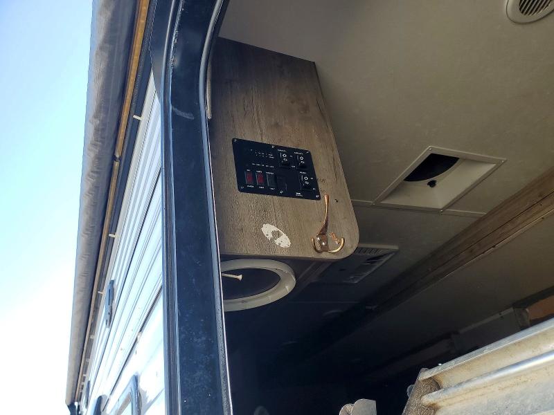 47139236 :رقم المزاد ، 5ZT2ARXBXMX022987 vin ، 2021 Foresriver Travel Trl مزاد بيع