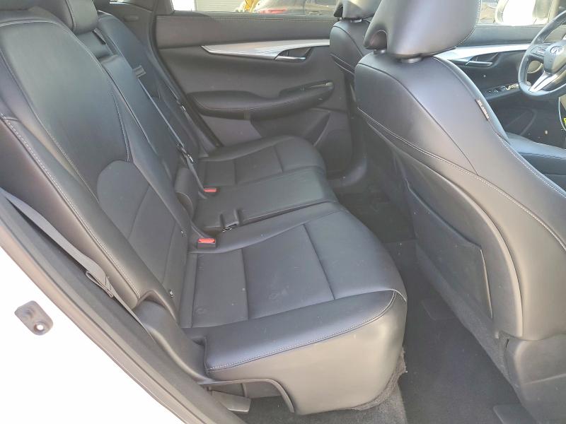 47302526 :رقم المزاد ، 3PCAJ5BA2MF118708 vin ، 2021 Infiniti Qx50 مزاد بيع