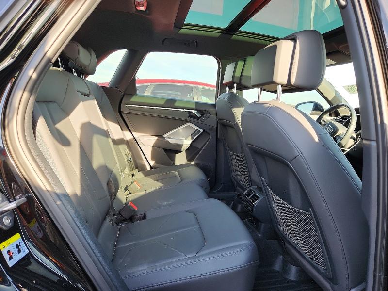 46551126 :رقم المزاد ، WA1EECF32M1050502 vin ، 2021 Audi Q3 مزاد بيع