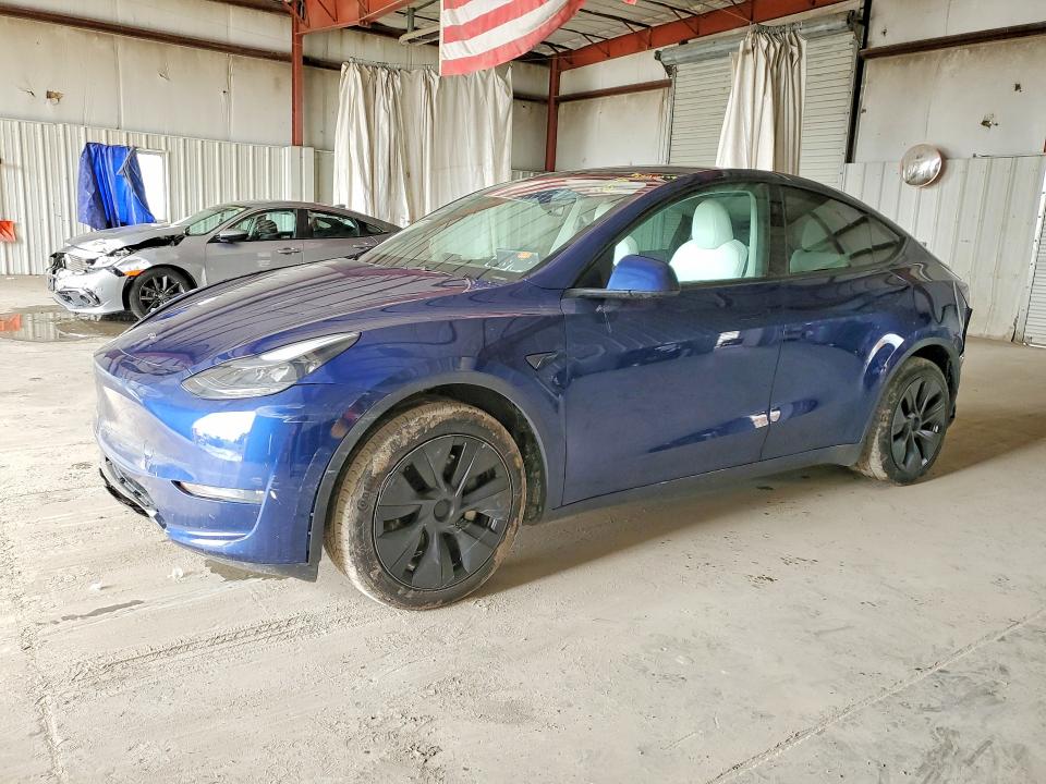 Продажа на аукционе авто 2024 Tesla Model Y, vin: 7SAYGAEE2RF211789, номер лота: 45984246