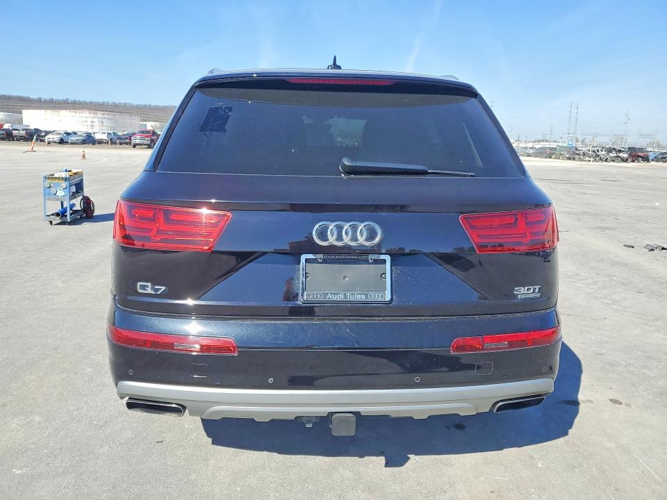 Продаж на аукціоні авто 2018 Audi Q7, vin: WA1VAAF78JD015556, номер лоту: 46576036