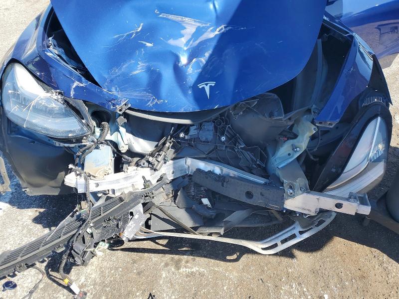 45552026 :رقم المزاد ، 5YJYGDED4MF116536 vin ، 2021 Tesla Model Y مزاد بيع