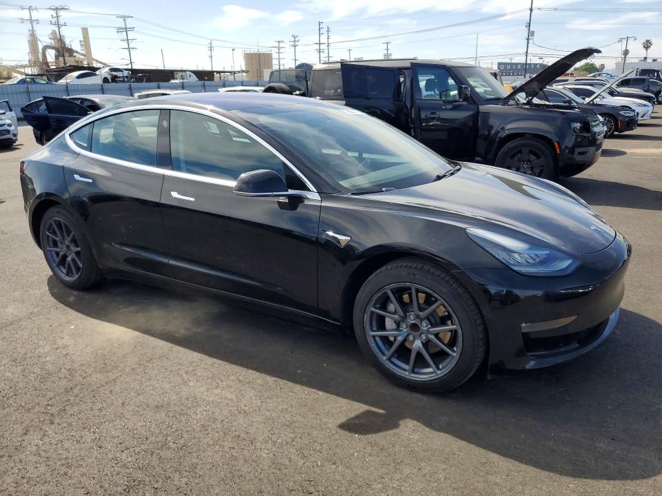 79627015 :رقم المزاد ، 5YJ3E1EA9JF012477 vin ، 2018 Tesla Model 3 مزاد بيع