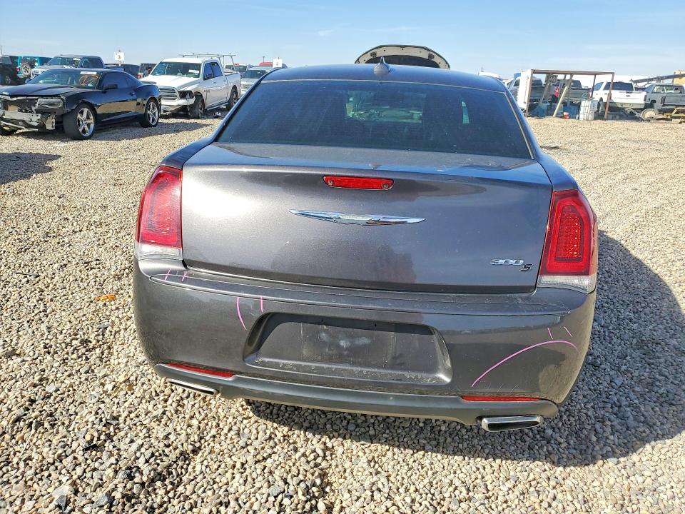 Продаж на аукціоні авто 2018 Chrysler 300, vin: 2C3CCABG5JH214200, номер лоту: 45924266