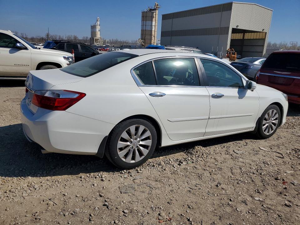 2013 Honda Accord მანქანა იყიდება აუქციონზე, vin: 1HGCR2F83DA003259, აუქციონის ნომერი: 46572646