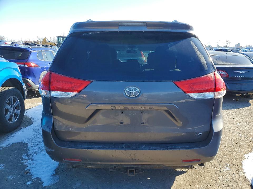 2012 Toyota Sienna მანქანა იყიდება აუქციონზე, vin: 5TDKK3DC7CS242827, აუქციონის ნომერი: 76669555