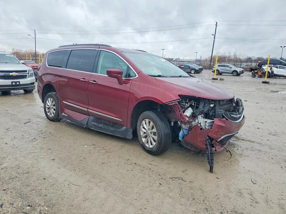 Продаж на аукціоні авто 2017 Chrysler Pacifica, vin: 2C4RC1BG8HR747300, номер лоту: 79713705