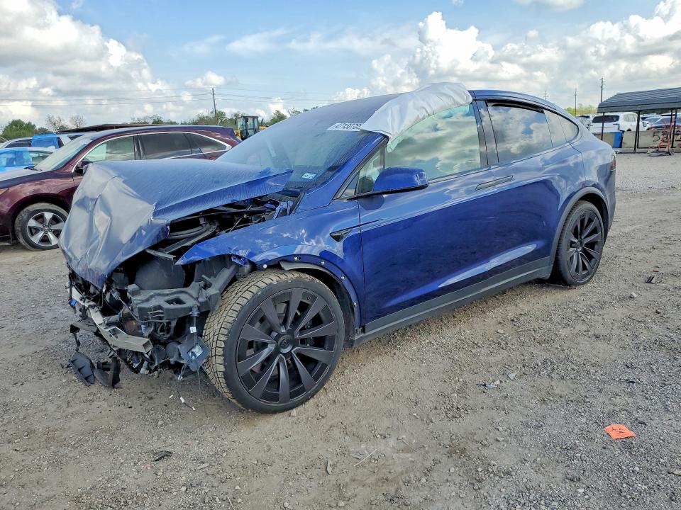 47130786 :رقم المزاد ، 7SAXCBE62NF352829 vin ، 2022 Tesla Model X مزاد بيع