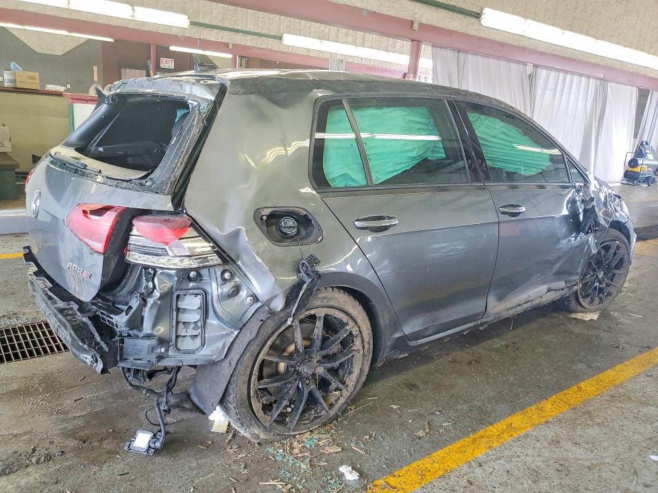 48279016 :رقم المزاد ، WVWVF7AU9JW105746 vin ، 2018 Volkswagen Golf R مزاد بيع