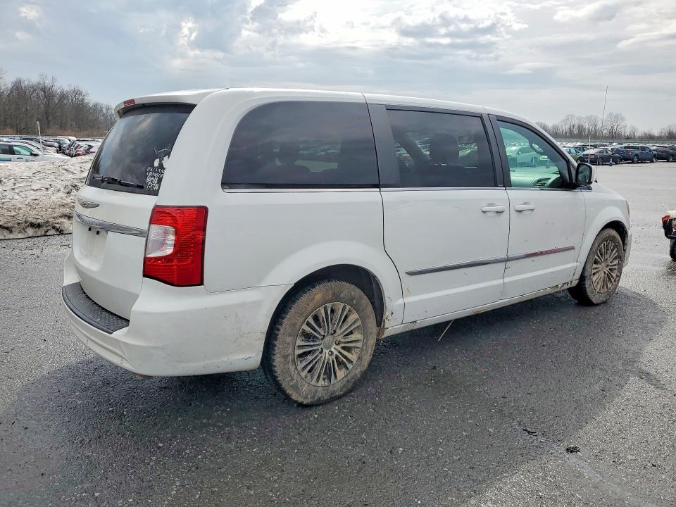 45831486 :رقم المزاد ، 2C4RC1HG8ER132636 vin ، 2014 Chrysler Town & Country مزاد بيع