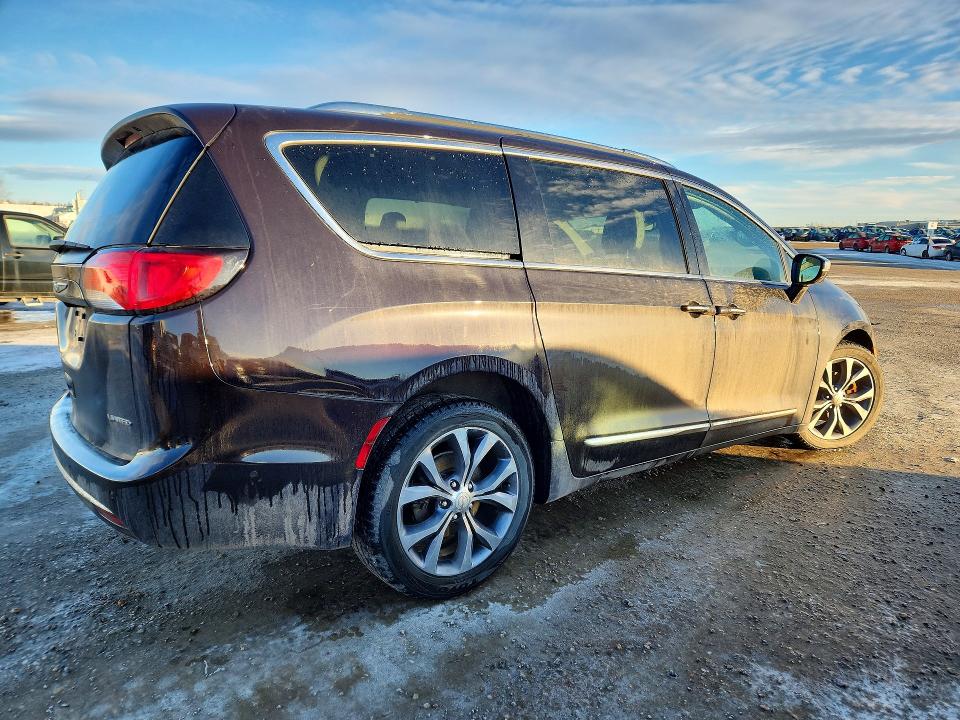 46355856 :رقم المزاد ، 2C4RC1GG5HR599308 vin ، 2017 Chrysler Pacifica مزاد بيع