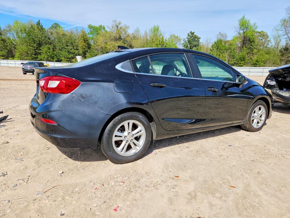 46569356 :رقم المزاد ، 1G1BE5SM5H7181664 vin ، 2017 Chevrolet Cruze مزاد بيع