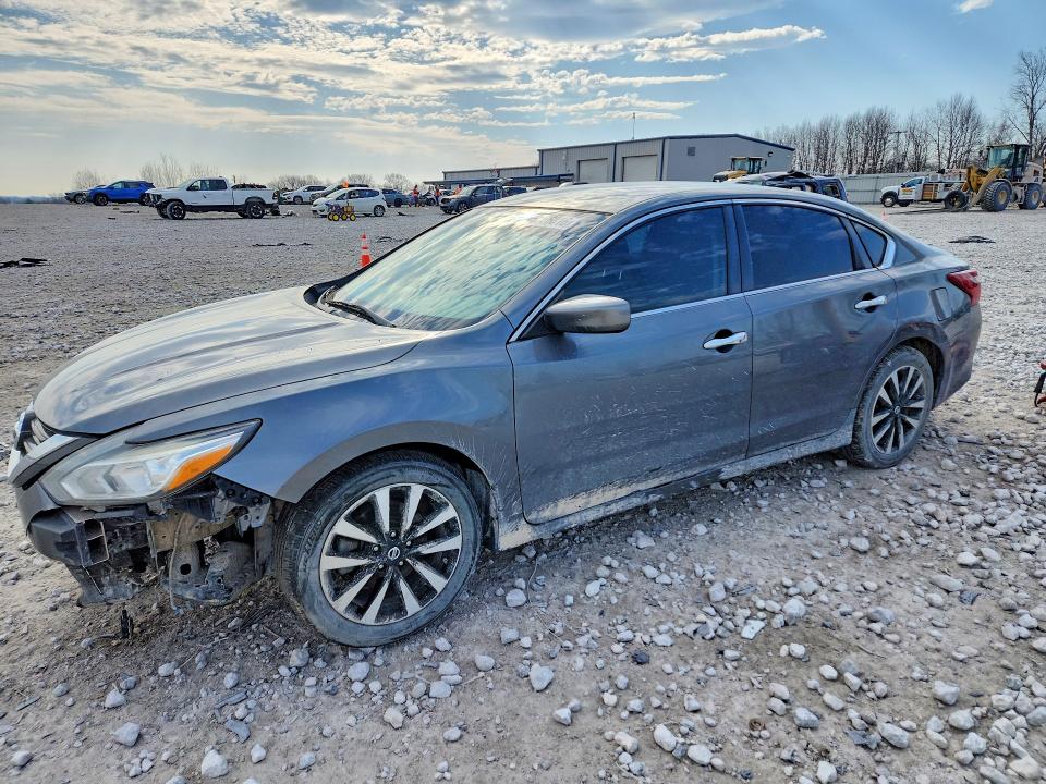 46266816 :رقم المزاد ، 1N4AL3AP9JC210028 vin ، 2018 Nissan Altima مزاد بيع