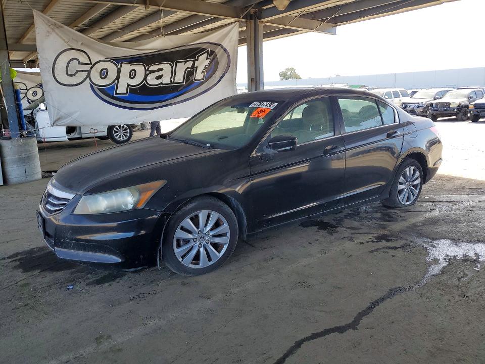 47817486 :رقم المزاد ، 1HGCP2F70BA057273 vin ، 2011 Honda Accord مزاد بيع