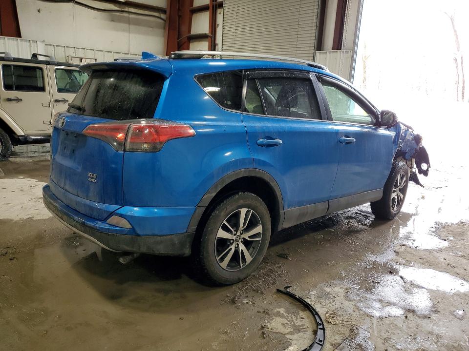Продажа на аукционе авто 2017 Toyota Rav4, vin: JTMRFREV3HJ712765, номер лота: 79484115