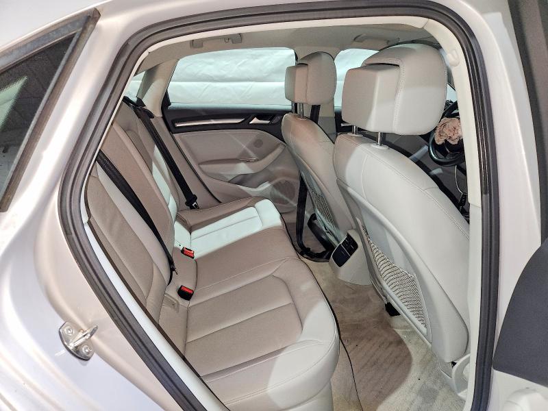45481216 :رقم المزاد ، WAUBFGFF3F1070054 vin ، 2015 Audi A3 مزاد بيع