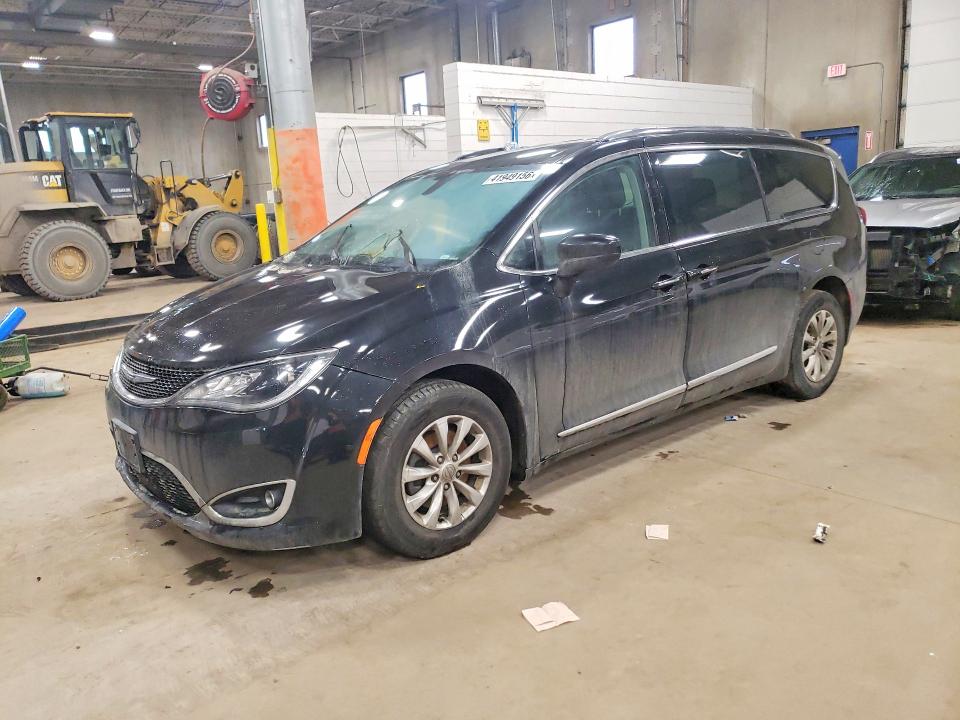 41949156 :رقم المزاد ، 2C4RC1BG7JR142965 vin ، 2018 Chrysler Pacifica مزاد بيع