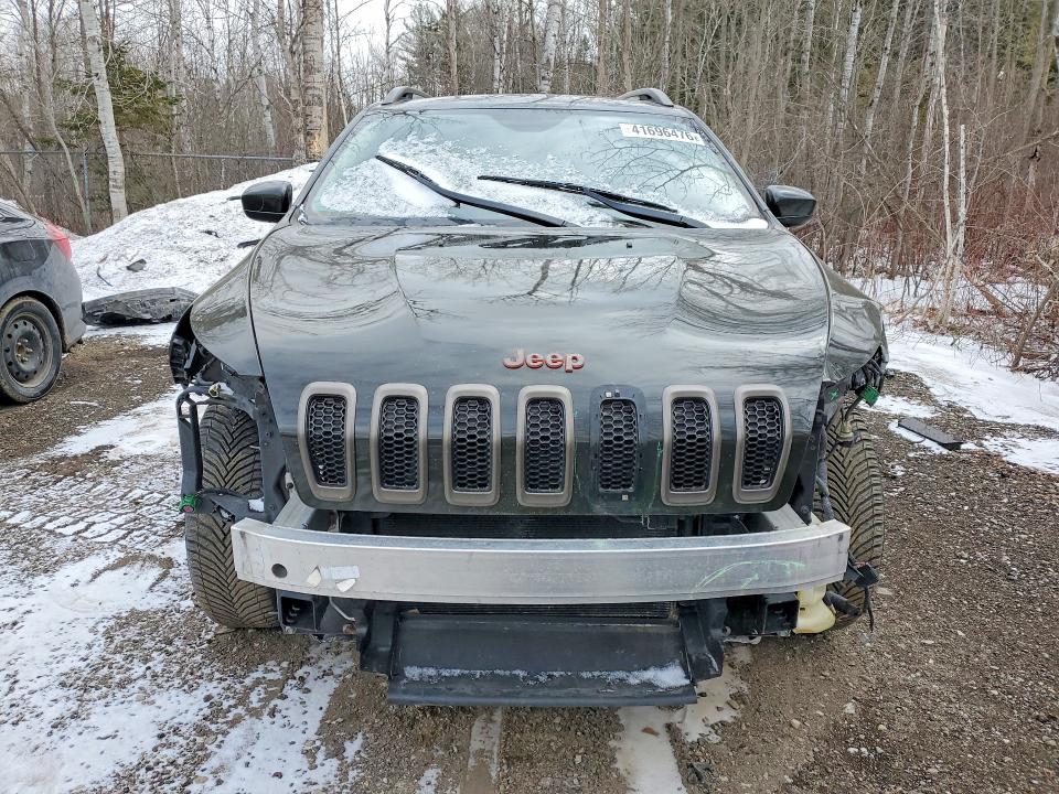 41696476 :رقم المزاد ، 1C4PJMCB4GW365370 vin ، 2016 Jeep Cherokee مزاد بيع