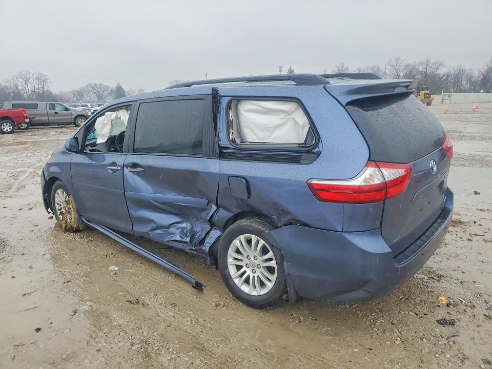 2017 Toyota Sienna მანქანა იყიდება აუქციონზე, vin: 5TDYZ3DC0HS791055, აუქციონის ნომერი: 79113565