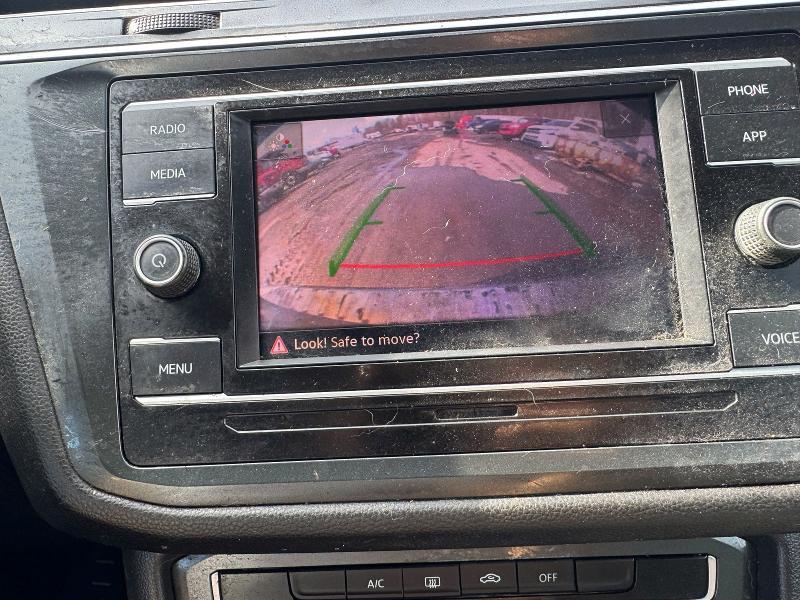 2020 Volkswagen Tiguan მანქანა იყიდება აუქციონზე, vin: 3VV0B7AX7LM015922, აუქციონის ნომერი: 45675356
