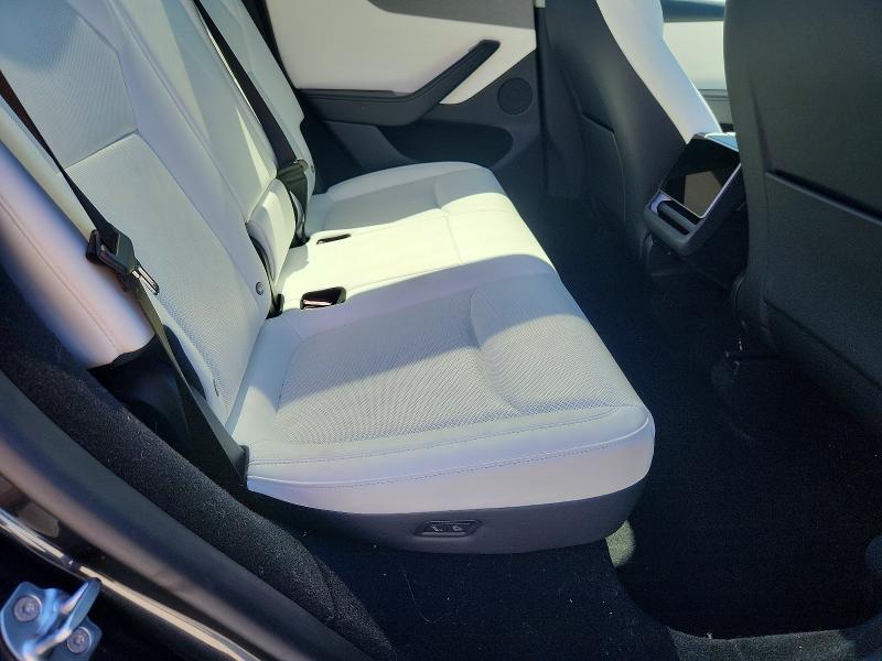 46946326 :رقم المزاد ، 7SAYGDEE2TF370191 vin ، 2026 Tesla Model Y مزاد بيع