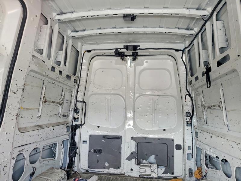 47395536 :رقم المزاد ، 1N6BF0LY0JN818290 vin ، 2018 Nissan Nv2500 مزاد بيع