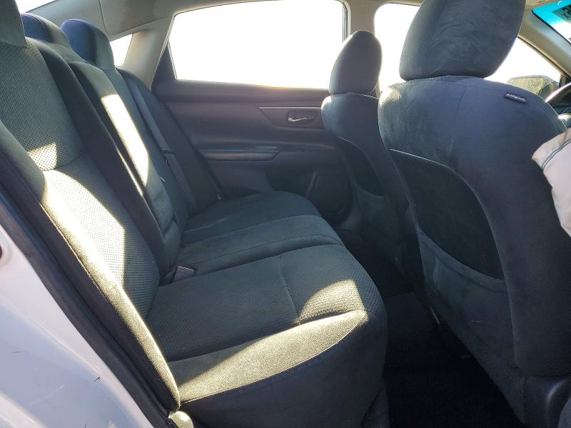 2015 Nissan Altima მანქანა იყიდება აუქციონზე, vin: 1N4AL3AP2FC253018, აუქციონის ნომერი: 46005336